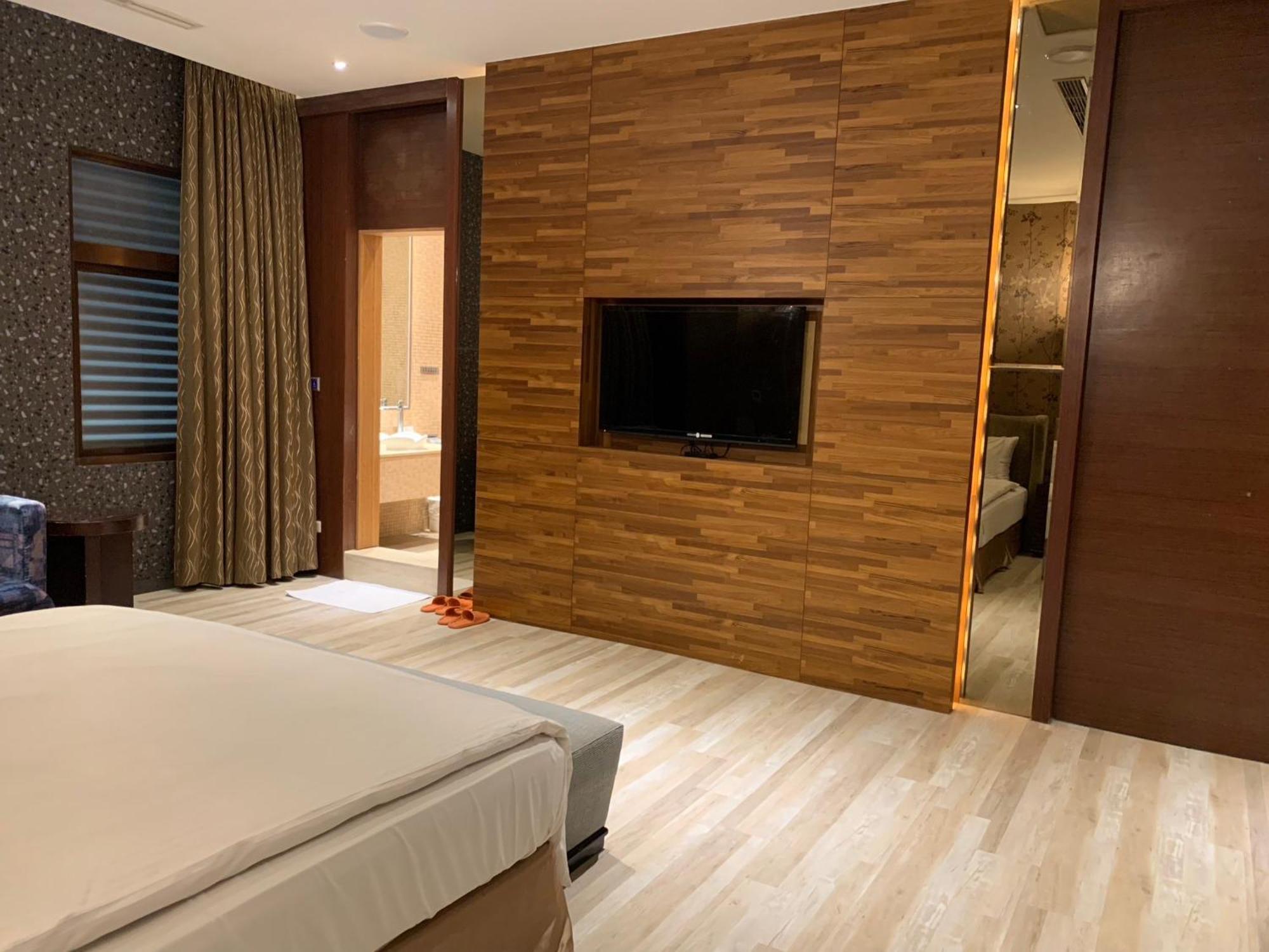 Aquarius Motel 台中市 エクステリア 写真