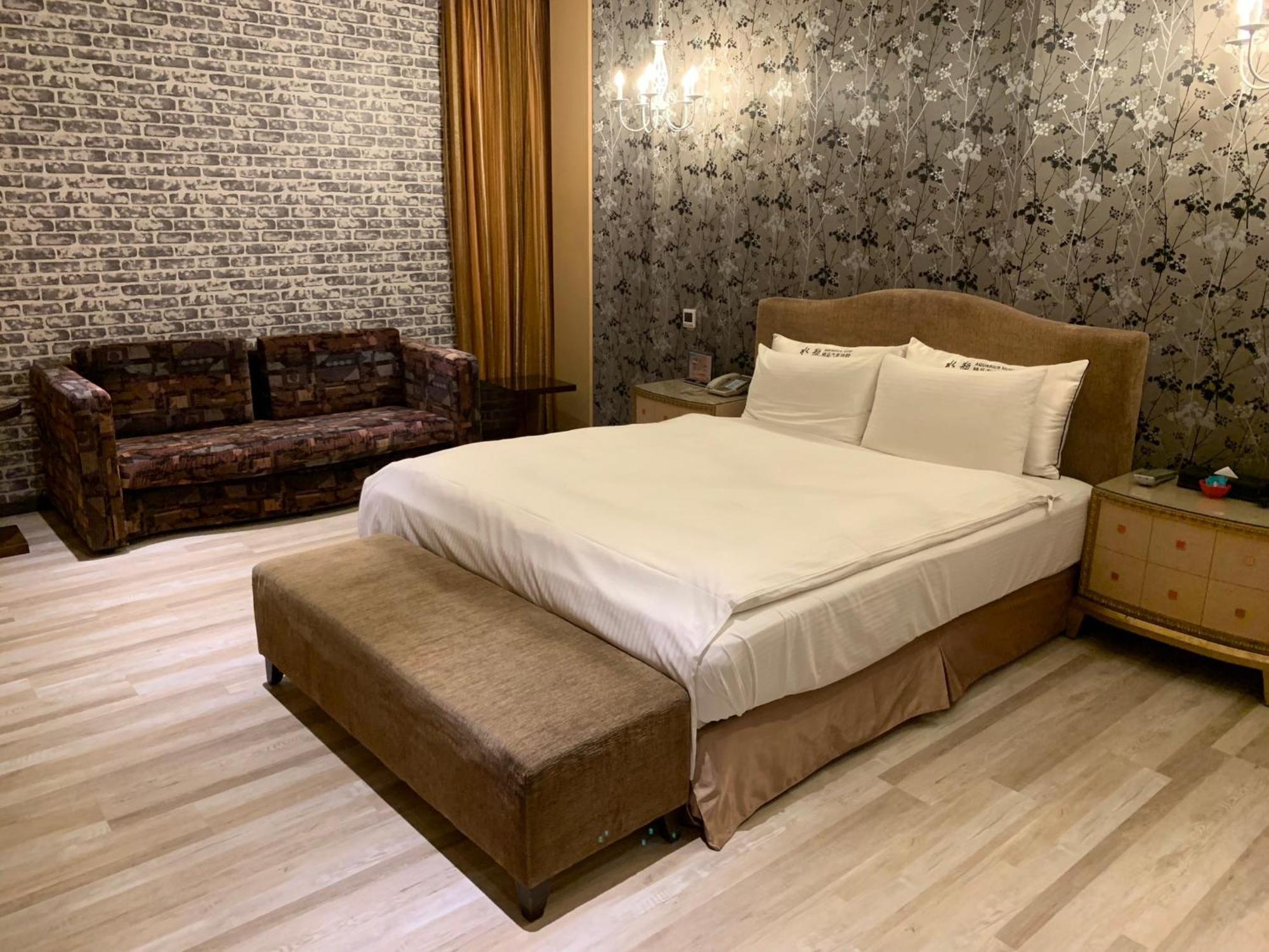 Aquarius Motel 台中市 エクステリア 写真